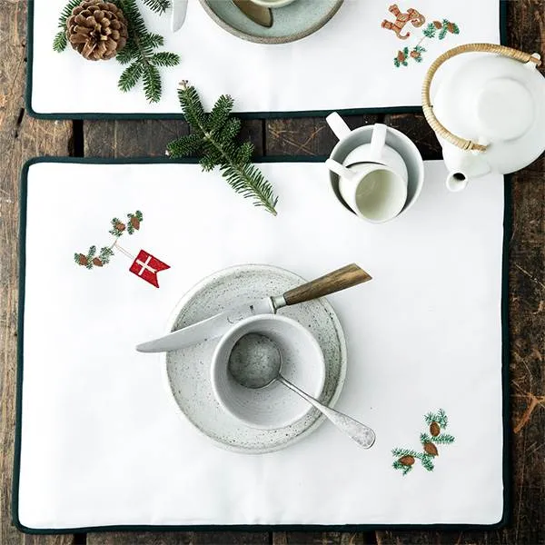 Langkilde & Søn - Christmas placemat with flag - 38 x 50 cm.
